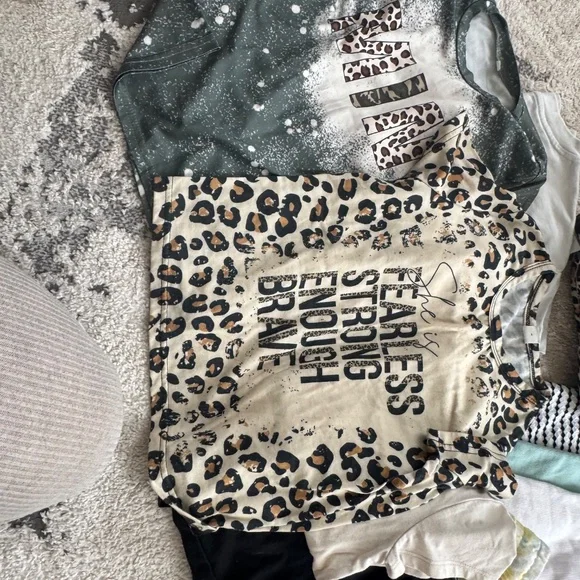 Girls lot - Picture 3 of 6